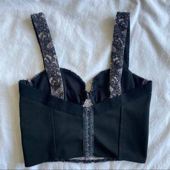 ⛄️ TopShop Patterned Crop Top​​​​​ - Picture 3 of 5